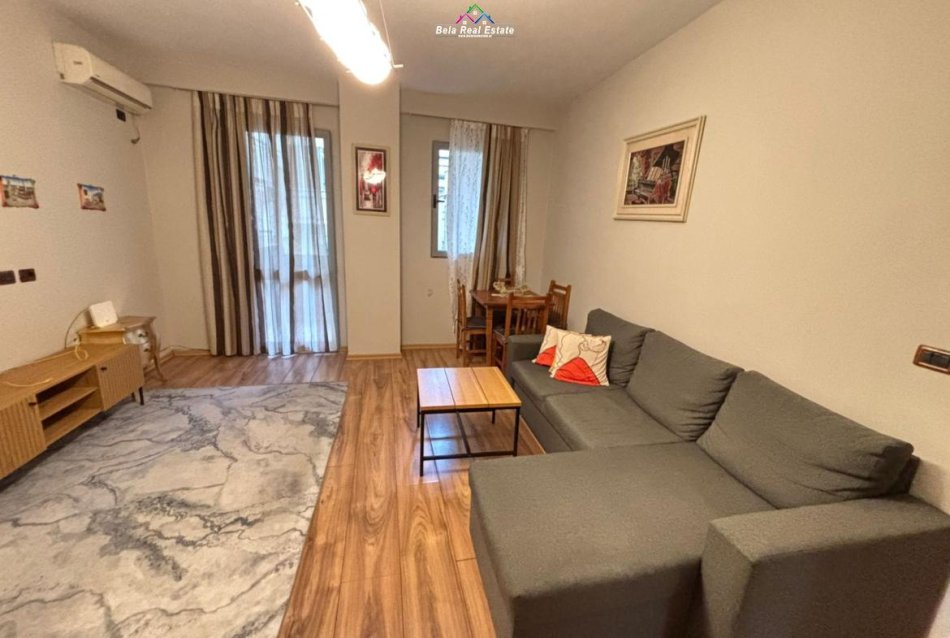 Tirane, jepet me qera apartament 2+1 Kati 2, 90 m² 700 € (myslym shyr)