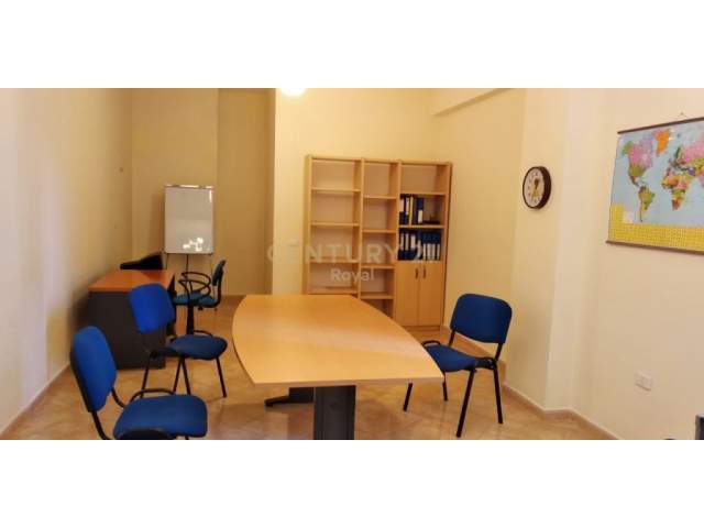 Tirane, jepet me qera apartament 1+1+BLK Kati 2, 60 m² 350 Euro (21 dhjetori)