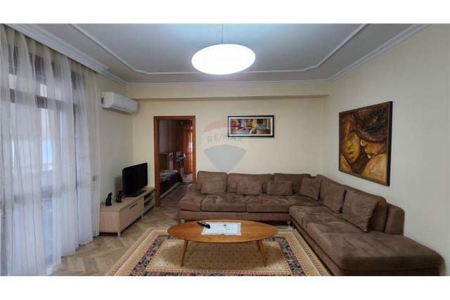 Tirane, jepet me qera apartament 3+1+BLK 150 m² 1.000 Euro (myslym shyr)