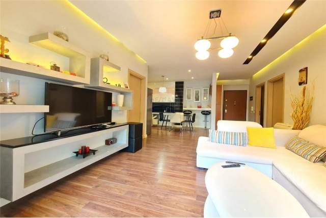 Tirane, shitet apartament 2+1 180 m² 170.000 Euro (liqeni i thate)