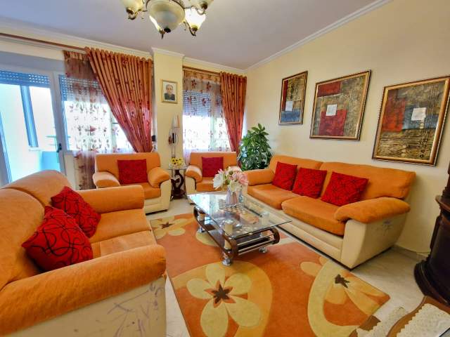 Tirane, ofert apartament 3+1+garazhd  Kati 4, 166 m² 220.000 Euro (Rruga Dibres, tek Kompleksi Halili)