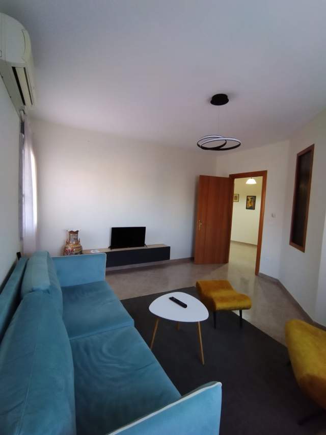 Tirane, jepet me qera apartament Kati 4, 95 m² 550 Euro (Mihal Duri)