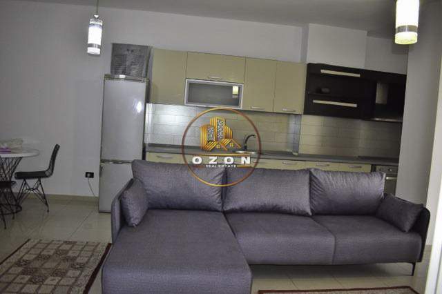 Tirane, jepet me qera apartament 1+1+BLK Kati 6, 75 m² 500 Euro (Pazari i Ri)