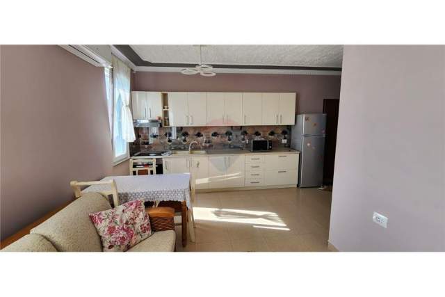 Tirane, shitet apartament 52 m² 130.000 Euro (liqeni i thate)