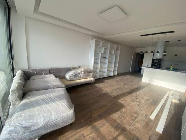 Tirane, jepet me qera apartament 3+1+BLK Kati 9, 153 m² 2.000 Euro (Rruga e Elbasanit)