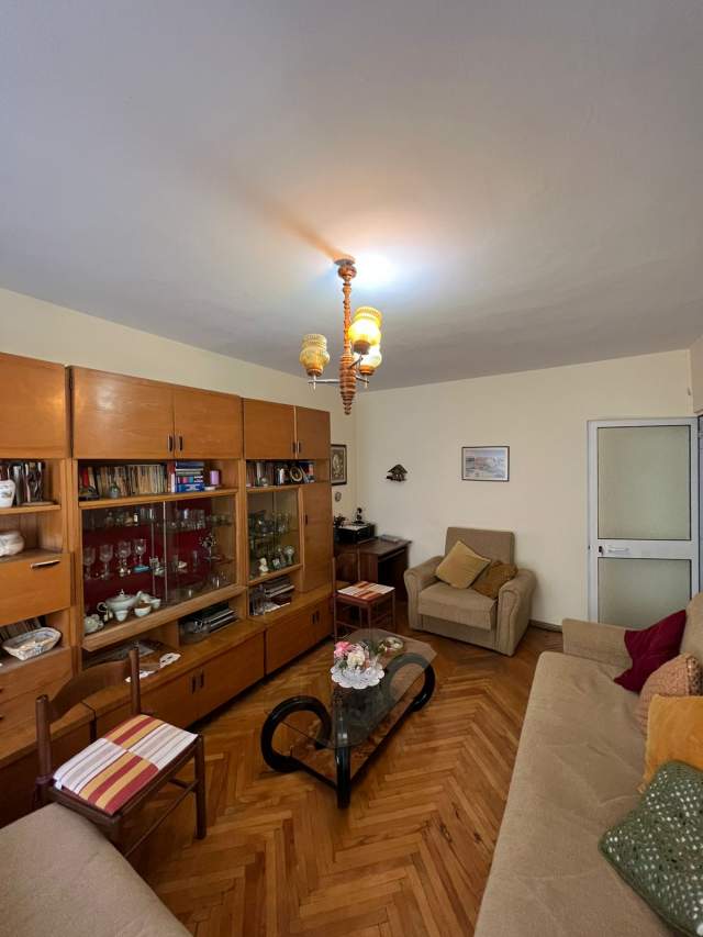 Tirane, jepet me qera apartament 2+1 Kati 1, 80 m² 40.000 Leke (qender)