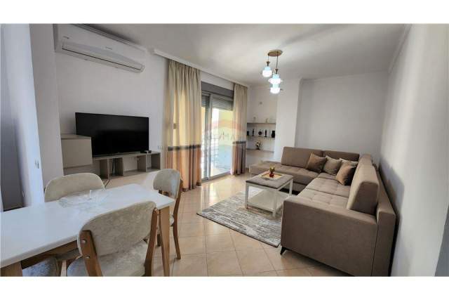 Tirane, jepet me qera apartament 2+1+BLK Kati 4, 90 m² 550 Euro (Rruga Ali Pashe Gucia)