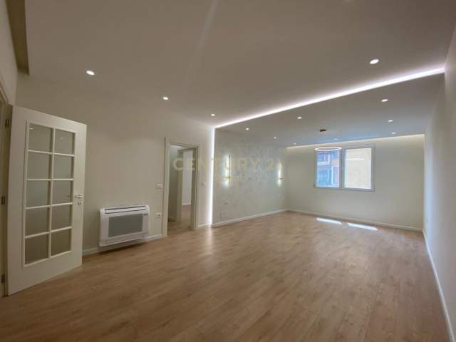 Tirane, jepet me qera zyre Kati 4, 110 m² 1.300 Euro