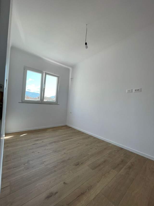Tirane, Shitet  apartament 1+1 Kati 3, 43 m² 82.000 Euro (21 Dhjetori)