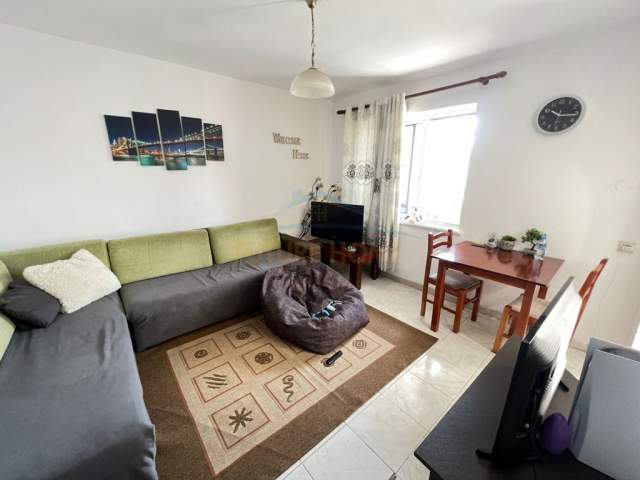Tirane, shitet apartament 1+1+BLK Kati 3, 55 m² 65.000 Euro (Xhamlliku)