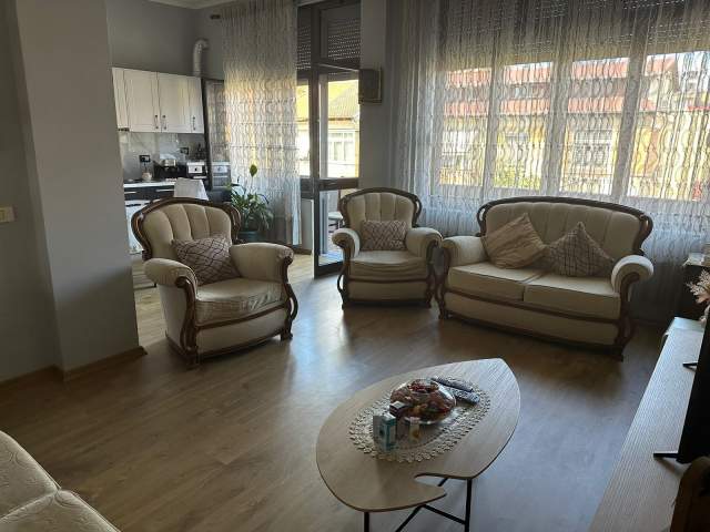 Tirane, shitet apartament 3+1+BLK Kati 3, 150 m² 240.000 Euro (Te medreseja)