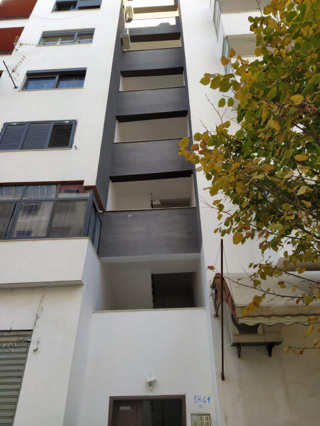 Tirane, jepet me qera apartament 2+1+BLK Kati 8, 105 m² 40.000 Leke (Rexhep Shala)