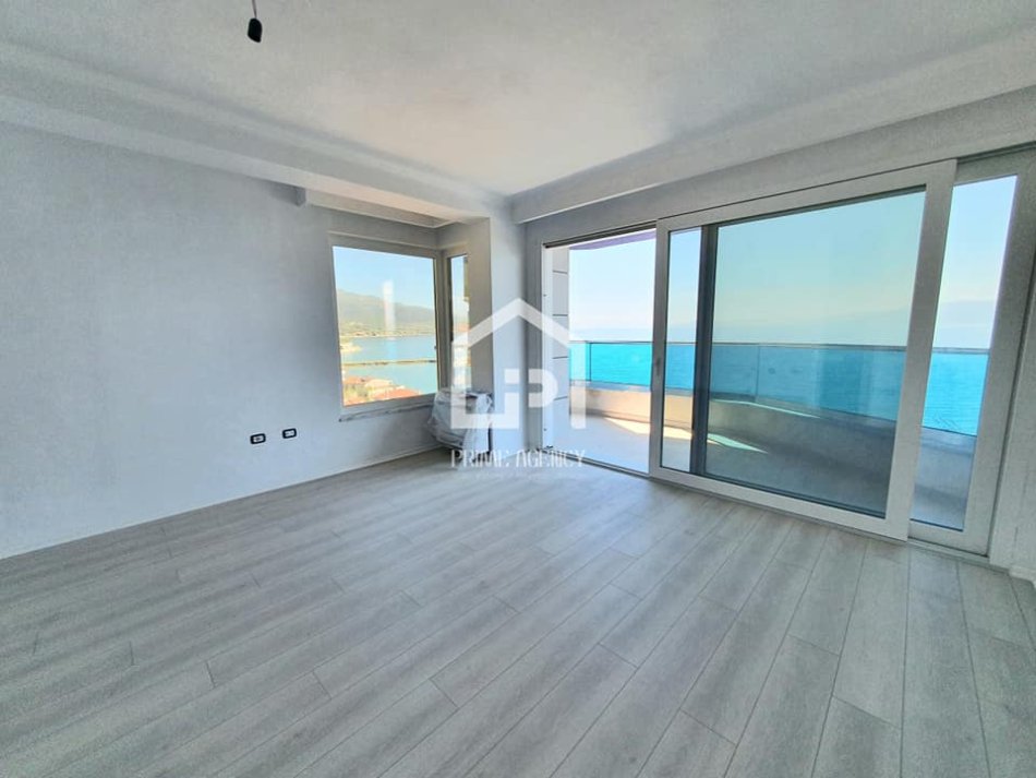 SHITET : Super Apartament 1+1/ZONA : Pogradec /PAMJE BALLORE NGA LIQENI