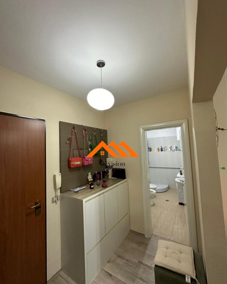 Durres, jepet me qera apartament 1+1+Ballkon Kati 4, 400 € (te ish rajoni i policise)