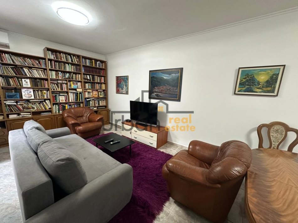 Qera, Vilë Duplex + Post Parkimi, Qendër 9 katshet, Tiranë - 1300€ |120 m²