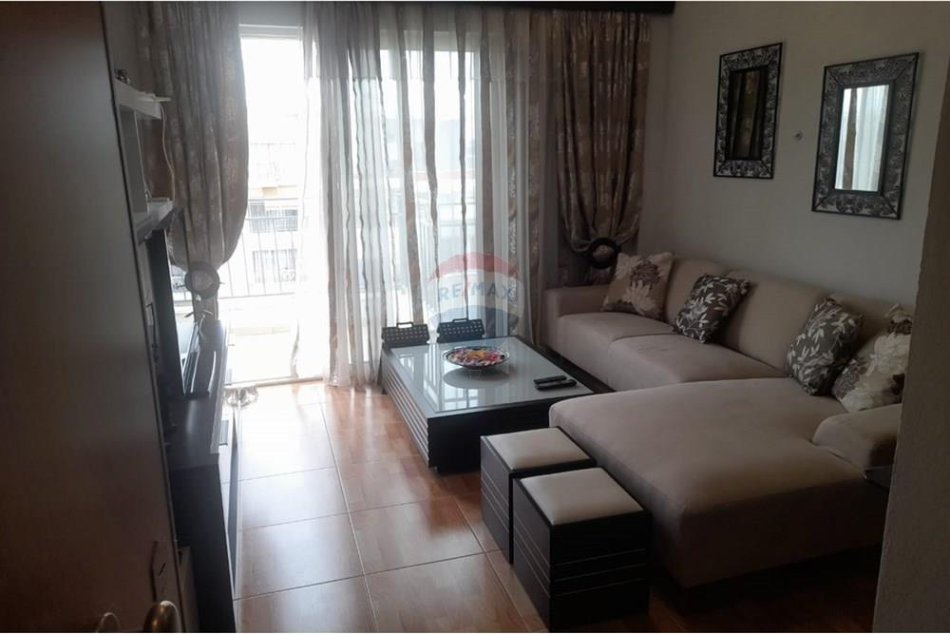 Tirane, jepet me qera apartament 1+1 , 52 m² 500 €