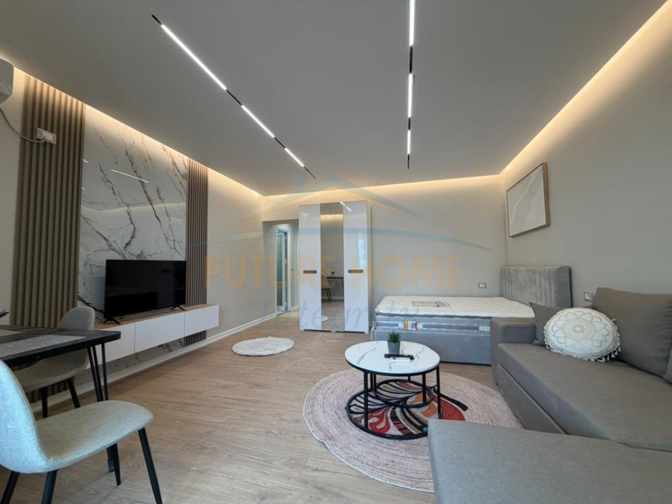 SHITEN 1+1 DHE GARSONIERE NE RRUGEN E BARRIKADAVE