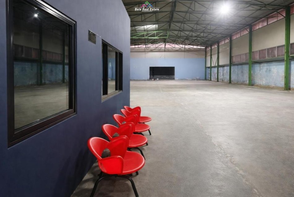 Tirane, jepet me qera magazine Kati 0, 660 m² 2.200 € (Autostrada Tirane- Durres)