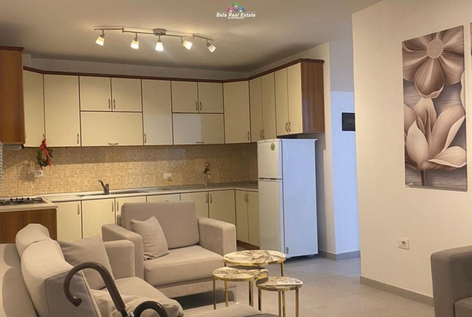 Tirane, jepet me qera apartament 1+1 Kati 4, 80 m² 600 € (Rruga Nikolla Jorga)