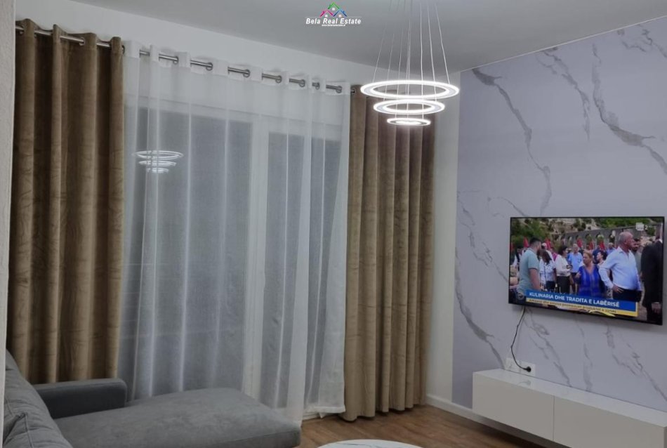 Tirane, jepet me qera apartament 1+1 Kati 4, 70 m² 850 € (Komuna e parisit)