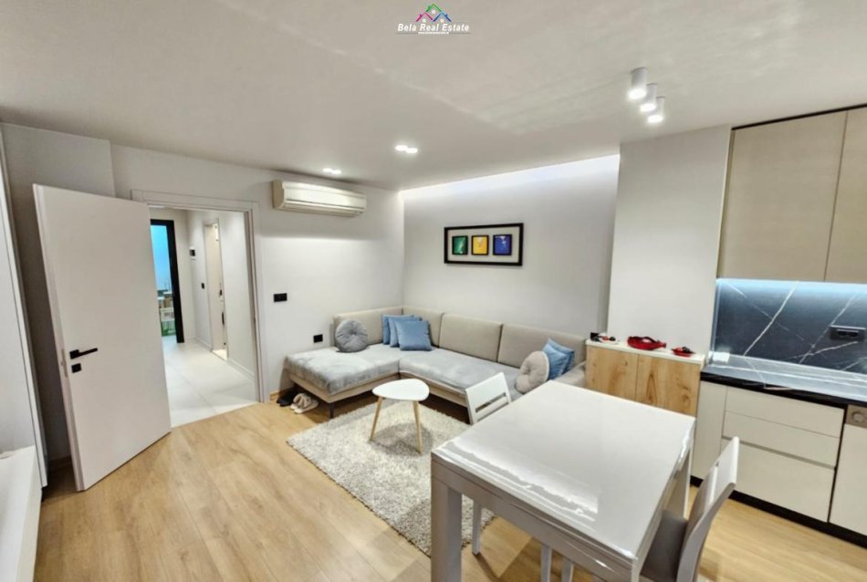 Tirane, jepet me qera apartament 1+1 Kati 4, 75 m² 830 € (vasil shanto)