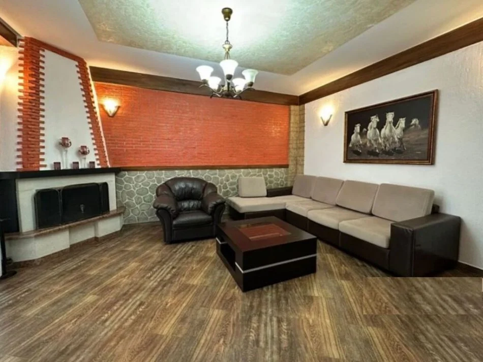 Tirane, jepet me qera apartament 2+1 Kati 2, 100 m² 550 € (Komuna e Parisit)