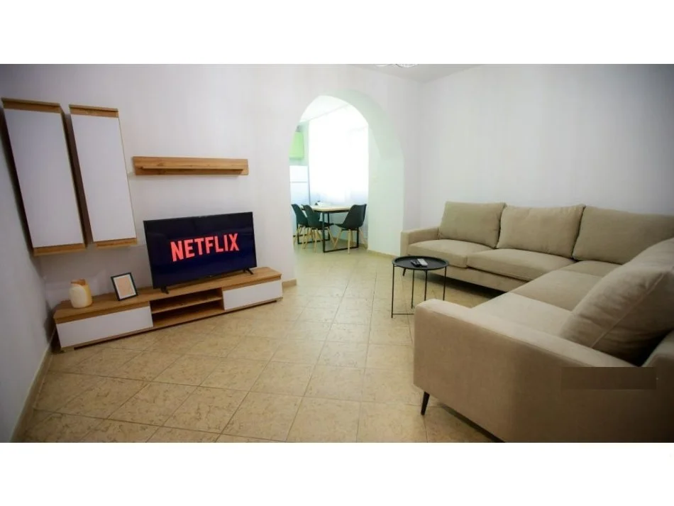 Tirane, jepet me qera apartament 2+1 Kati 2, 66 m² 450 € (Medreseja)