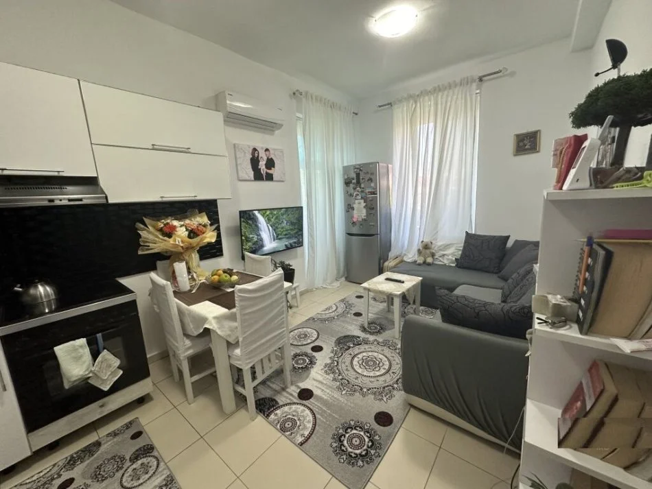Tirane, jepet me qera apartament 1+1 Kati 5, 38 m² 500 € (Bajram Curri, Bllok)