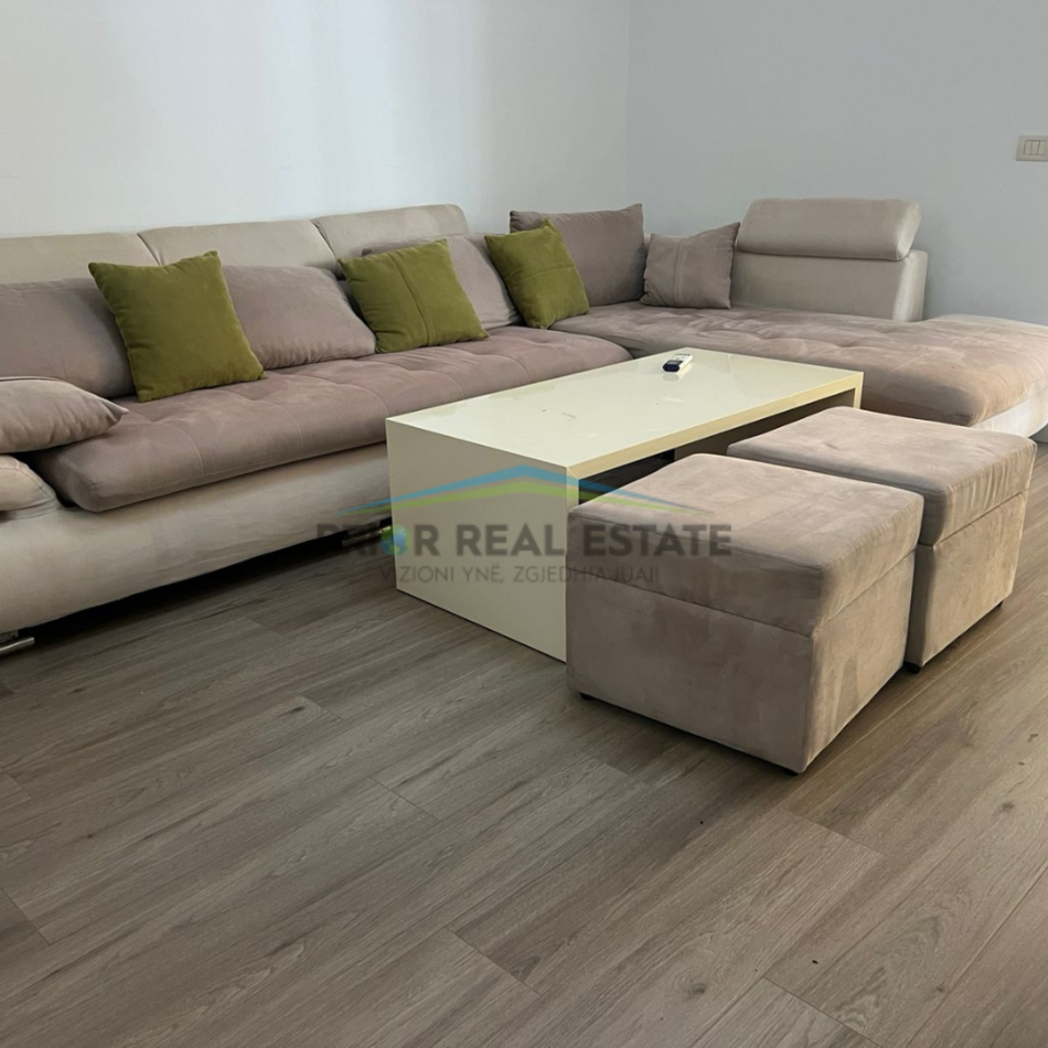 Tirane, jepet me qera apartament 1+1+Ballkon Kati 4, 66 m² 700 € (Kodra e Diellit)