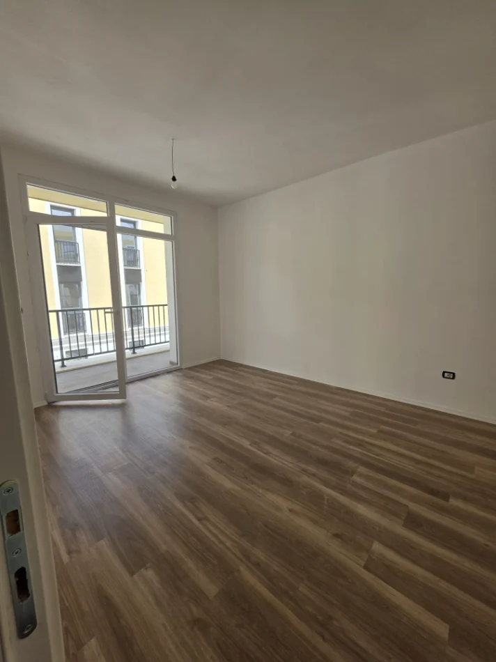 Tirane, shitet apartament 1+1+Ballkon Kati 2, 57 m² 101.000 € (sauk i vjeter)
