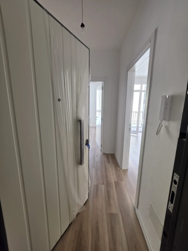 Tirane, shitet apartament 1+1+Ballkon Kati 2, 57 m² 101.000 € (sauk i vjeter)
