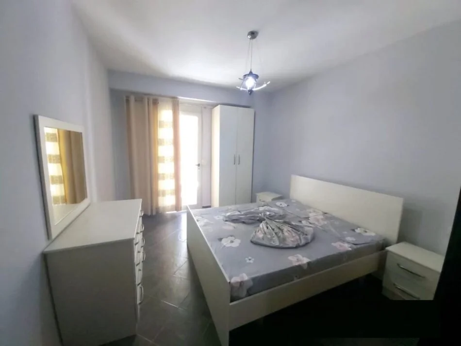 Tirane, jepet me qera apartament 1+1 Kati 4, 70 m² 400 € (Ish Stacioni i Trenit)