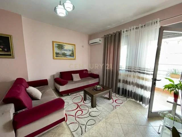 Tirane, jepet me qera apartament 2+1+BLK Kati 6, 90 m² 600 Euro (mine peza)