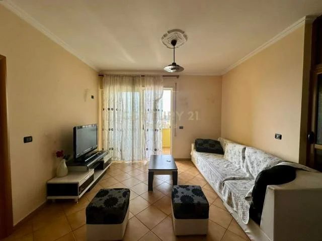 Tirane, jepet me qera apartament 2+1+BLK 100 m² 450 Euro (rruga e kavajes)