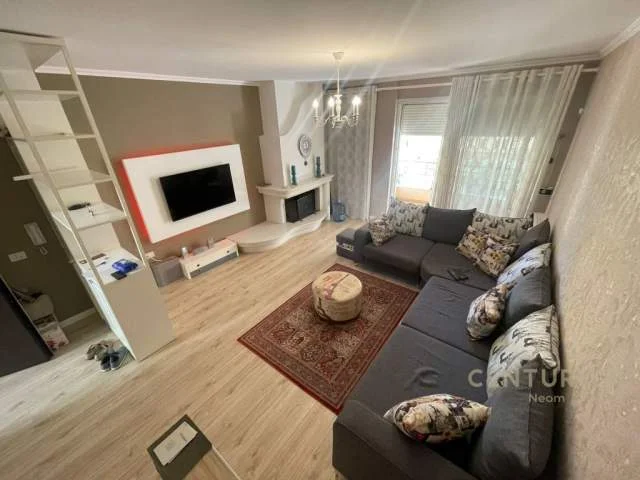 Tirane, jepet me qera apartament 120 m² 700 Euro (liqeni thate)