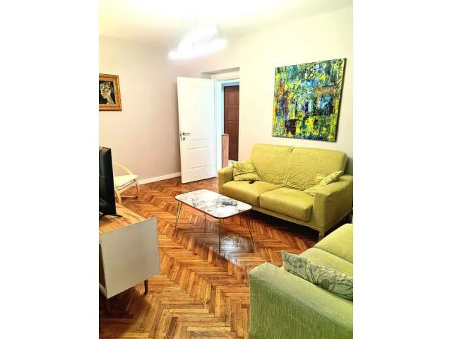 Tirane, jepet me qera apartament 80 m² 650 Euro (myslym shyre)