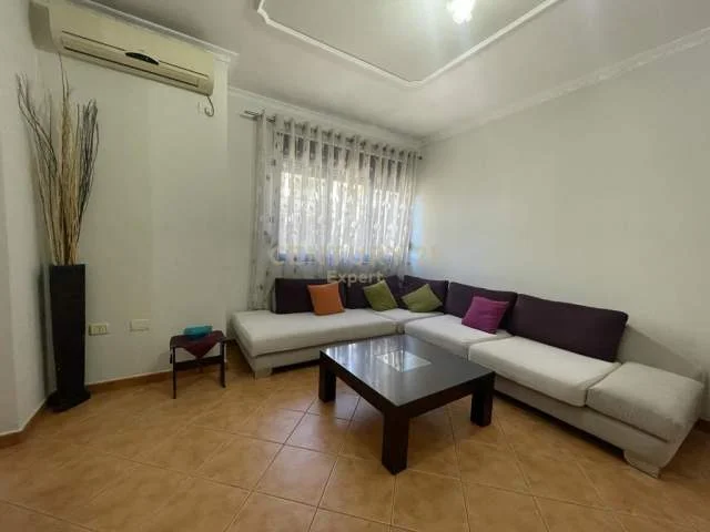 Tirane, jepet me qera apartament Kati 5, 114 m² 500 Euro (panorama)