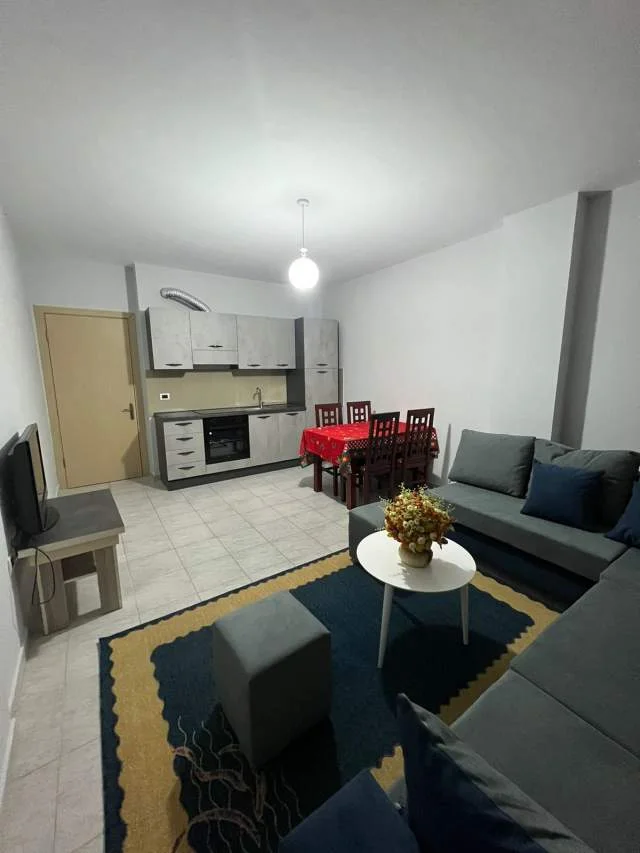 Tirane, jepet me qera apartament 2+1 Kati 7, 68 m² 35.000 Leke