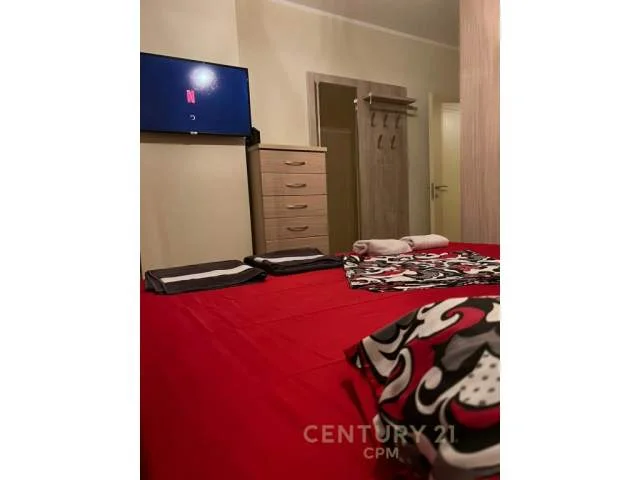 Tirane, jepet me qera 70 m² 550 Euro