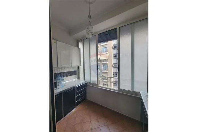 Tirane, jepet me qera apartament 1+1 Kati 5, 40 m² 350 Euro (Astir)