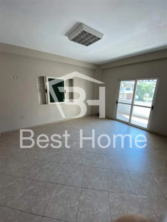 Tirane, jepet me qera zyre Kati 5, 230 m² 750 Euro (Kodra e Diellit, Rruga Shkelqim Fusha)