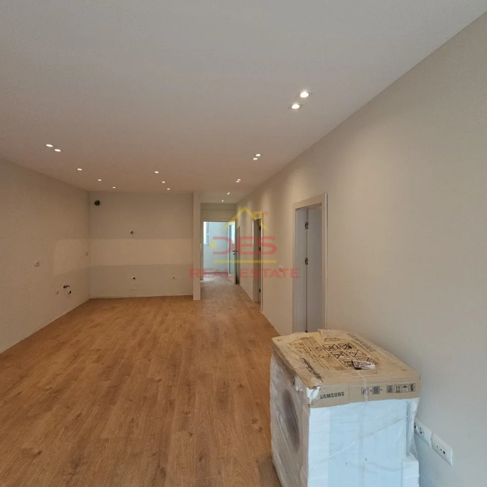 SHITET APARTAMENT 2+1+2, LIQENI I THATE, TIRANË