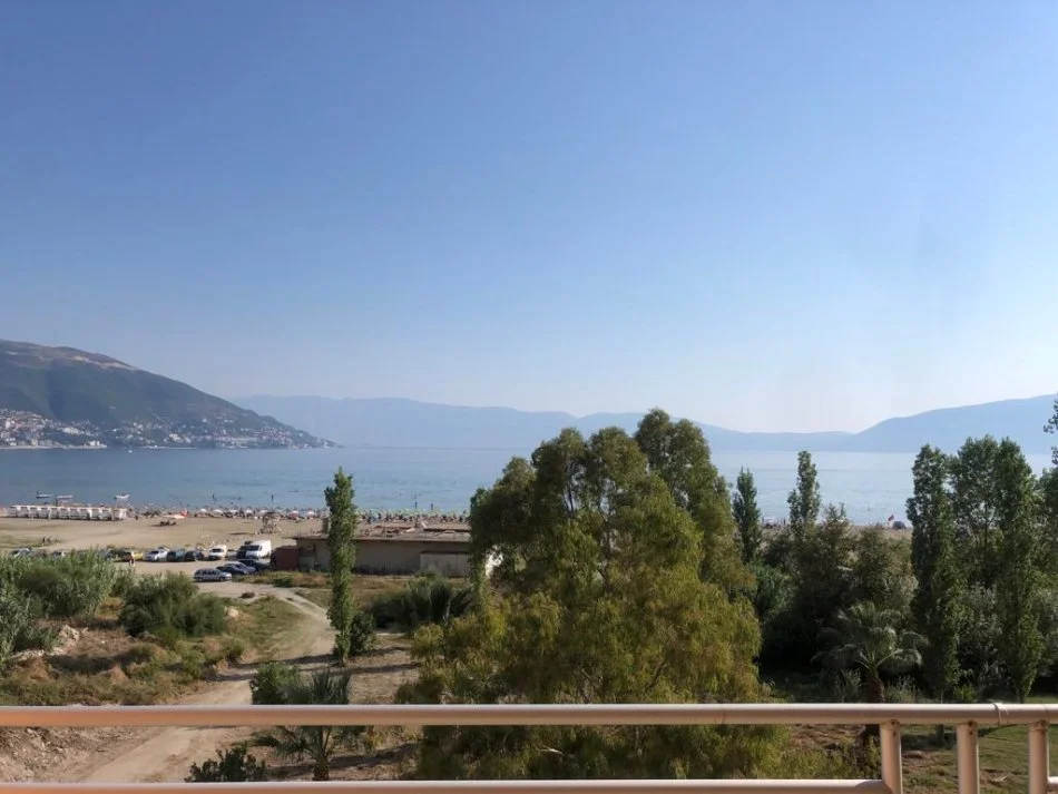Vlore Shitet apartament Vij e pare nga Deti