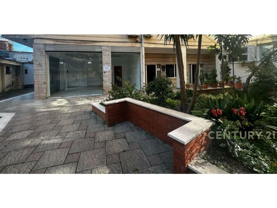 JEPET ME QIRA AMBJENT PER ZYRA TE MYSLYM SHYRI❗️