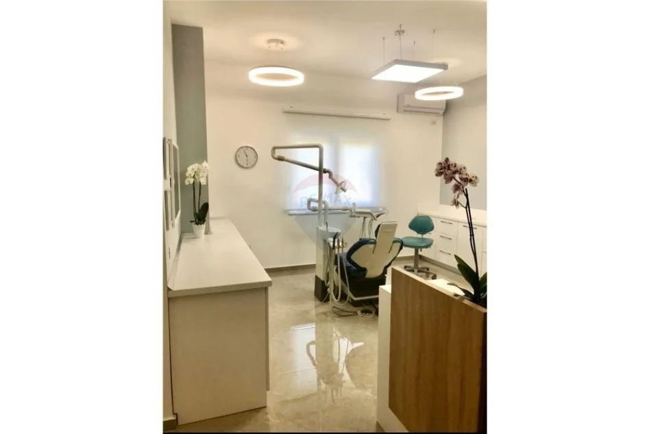 JEPET ME QIRA KLINIKE DENTARE