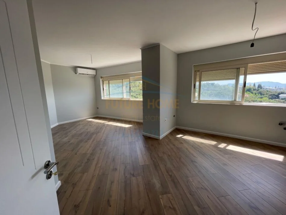 Shitet, Apartament 2+1, Fresk, Tiranë. LI39898