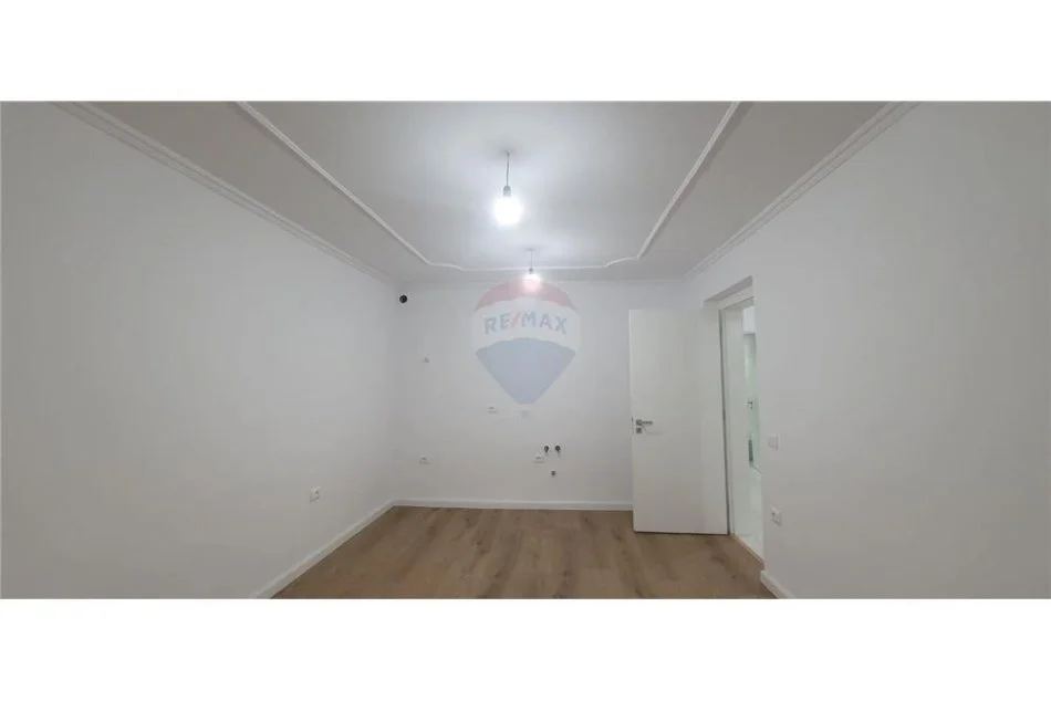 SHITET APARTAMENT 2+1 TEK GJYKATA E RRETHIT TIRANE