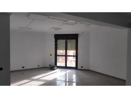 Qera, Ambient biznesi, "Torre Drin – Bussines & Shopping Center", Tiranë. AREA40358