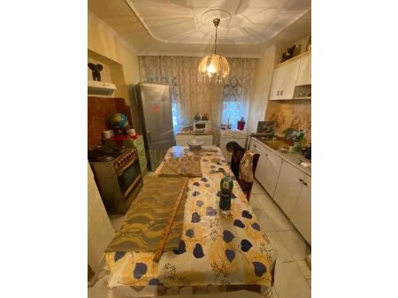 Shitet, Apartament 1+1, në Rrugen Ferit Xhajko, Tiranë. AREA40365