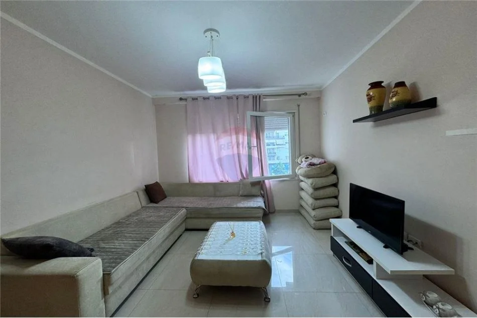 Tirane, shitet apartament 1+1, Kati 8, 60 m2 168,000 € (TIRANE - Komuna e Parisit, Shqipëri)